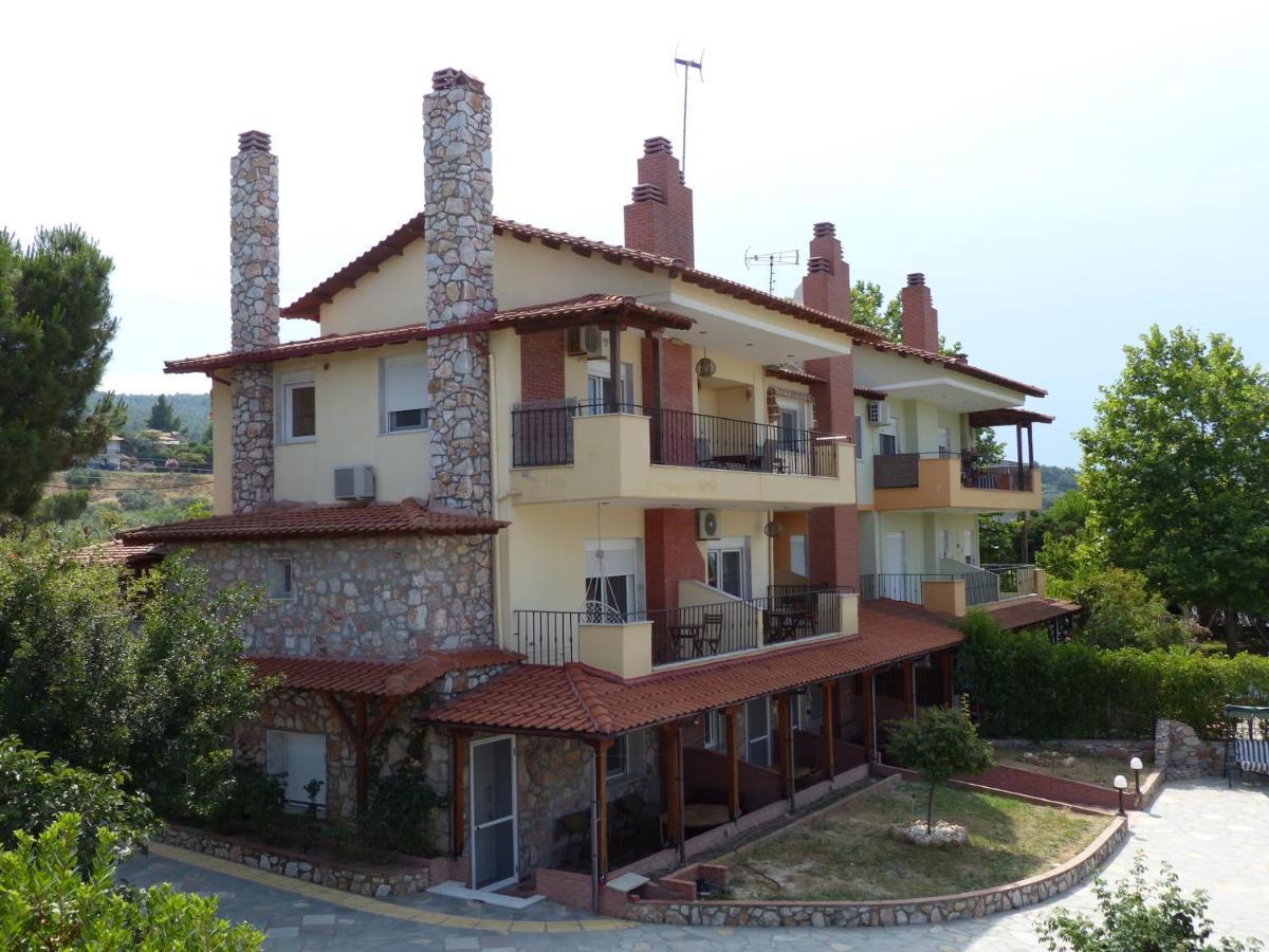 Makis Nest Apart-Hotel Vourvourou Bagian luar foto