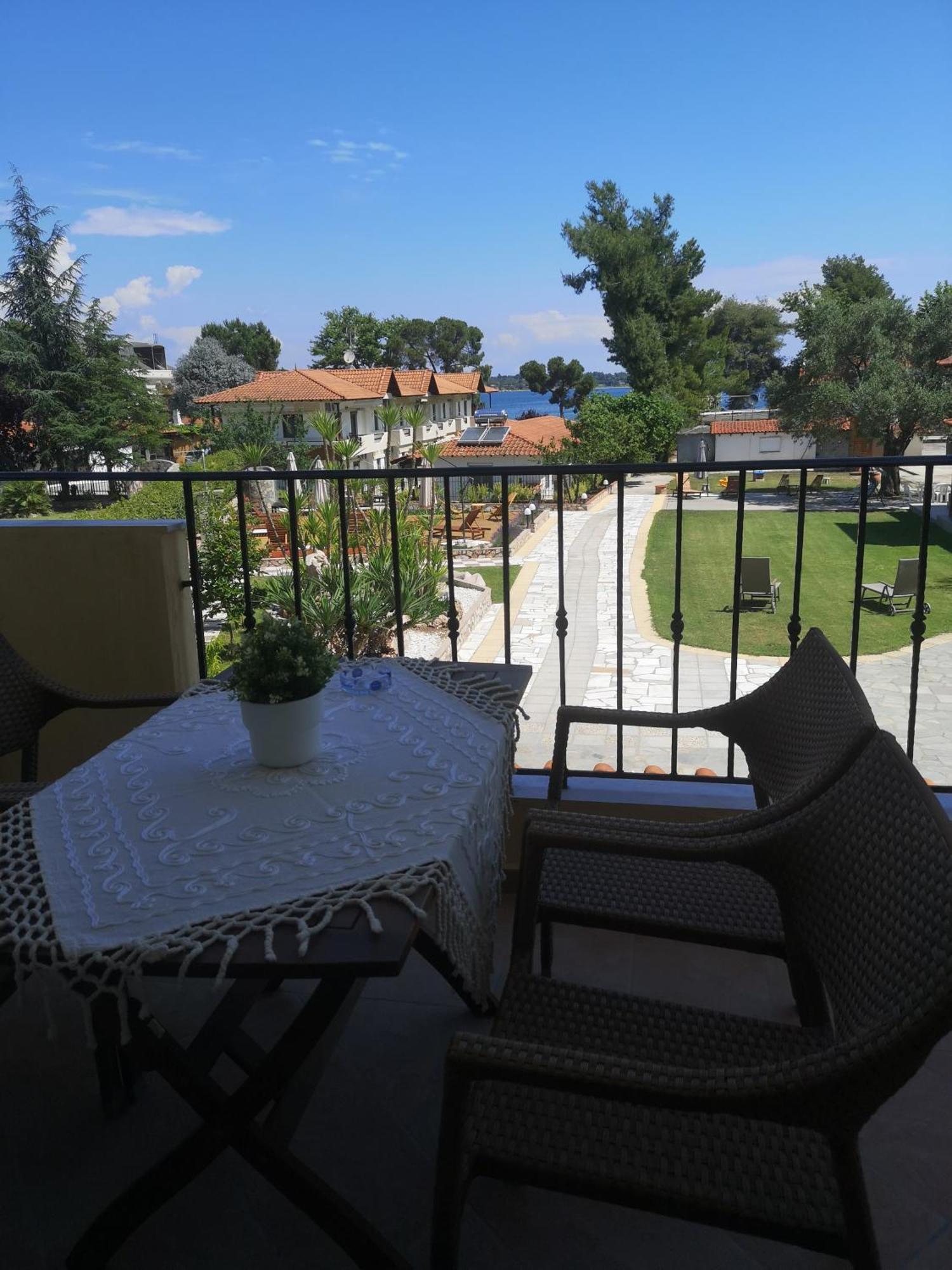 Makis Nest Apart-Hotel Vourvourou Bagian luar foto