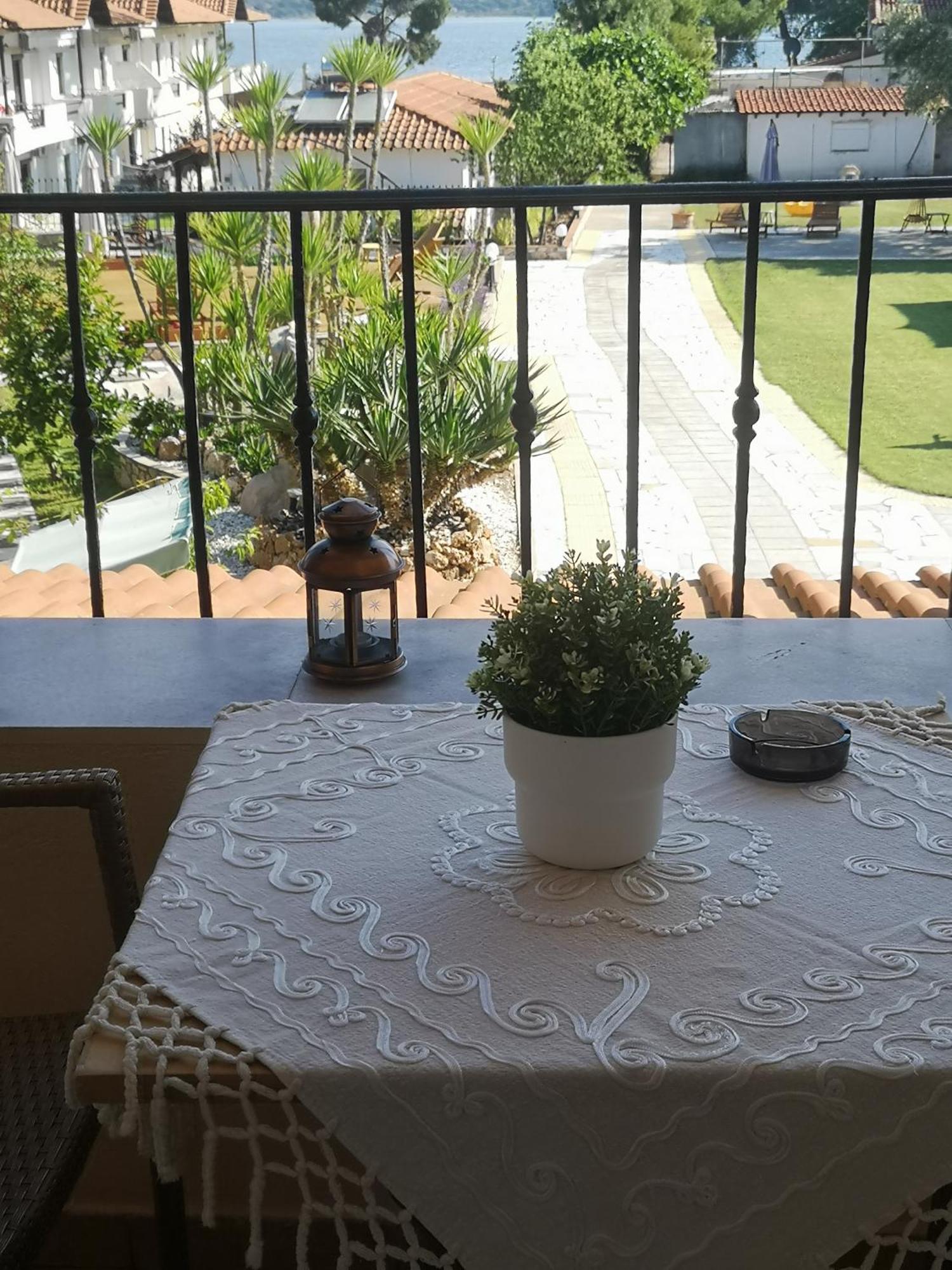 Makis Nest Apart-Hotel Vourvourou Bagian luar foto