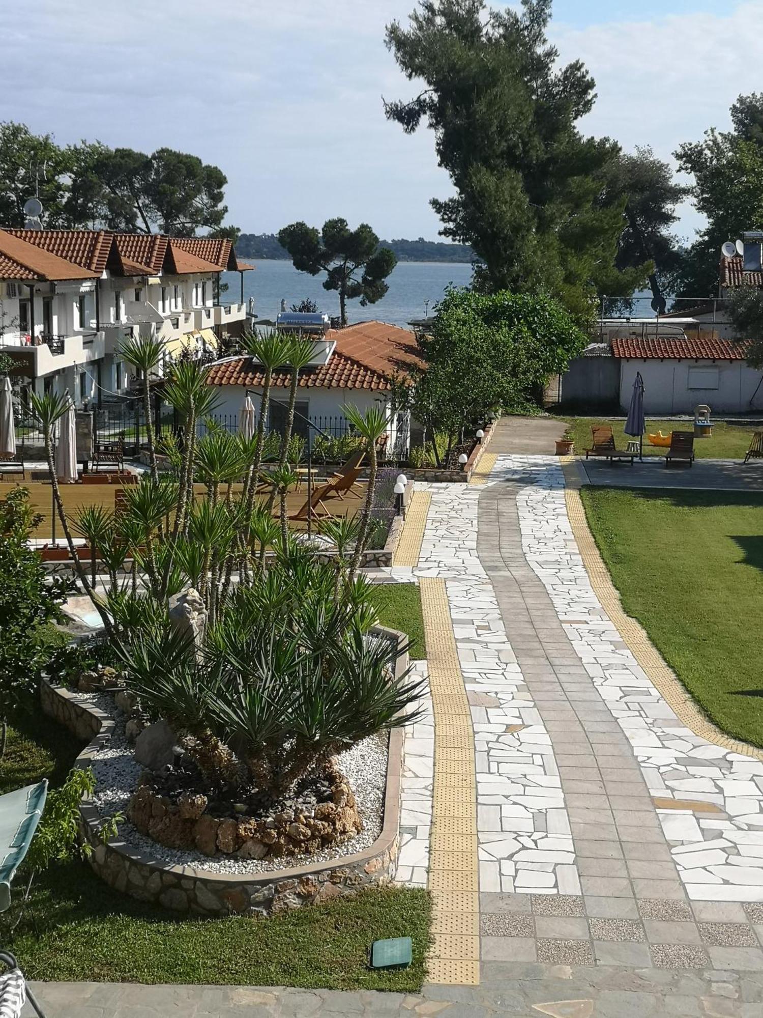 Makis Nest Apart-Hotel Vourvourou Bagian luar foto